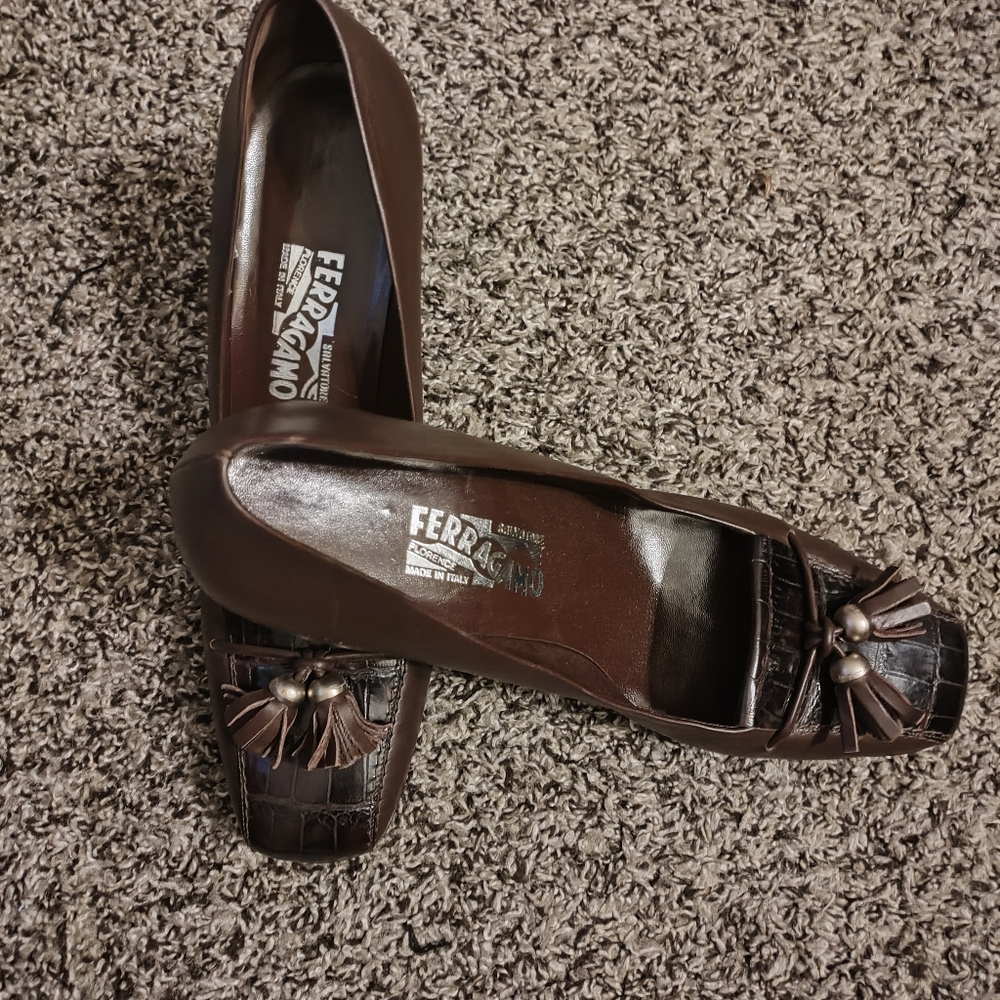 Salvatore Ferragamo Front Tassel Chunky Heels - Picture 2 of 4